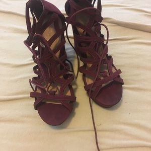 Burgundy wedges